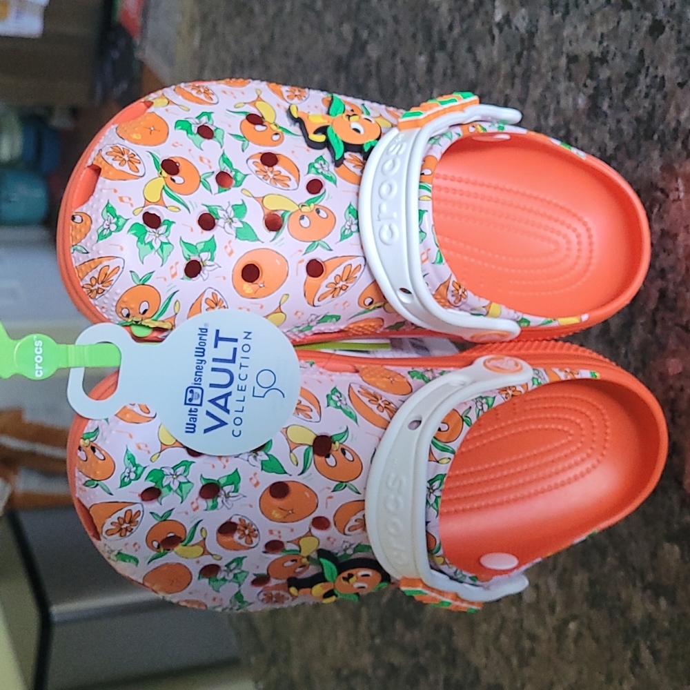 Brand New! Disney Orange Bird Crocs! π§‘ Women's Size 8 - Picture 2 of 5